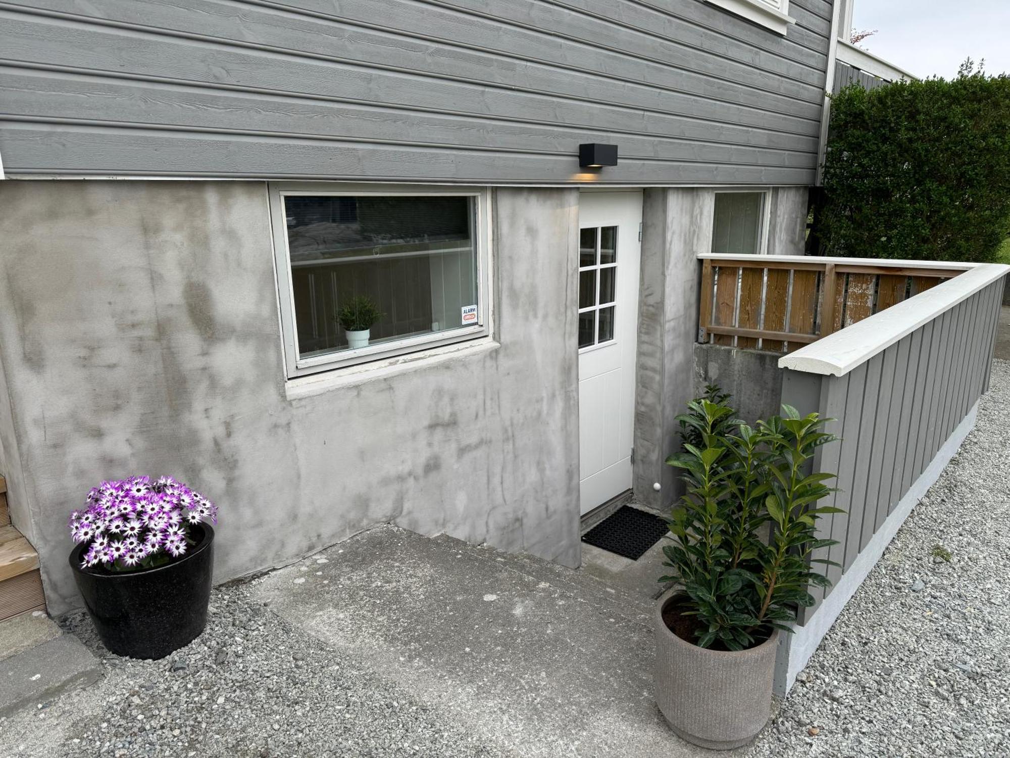 Mini Apartment In Centre Of Jorpeland Luaran gambar